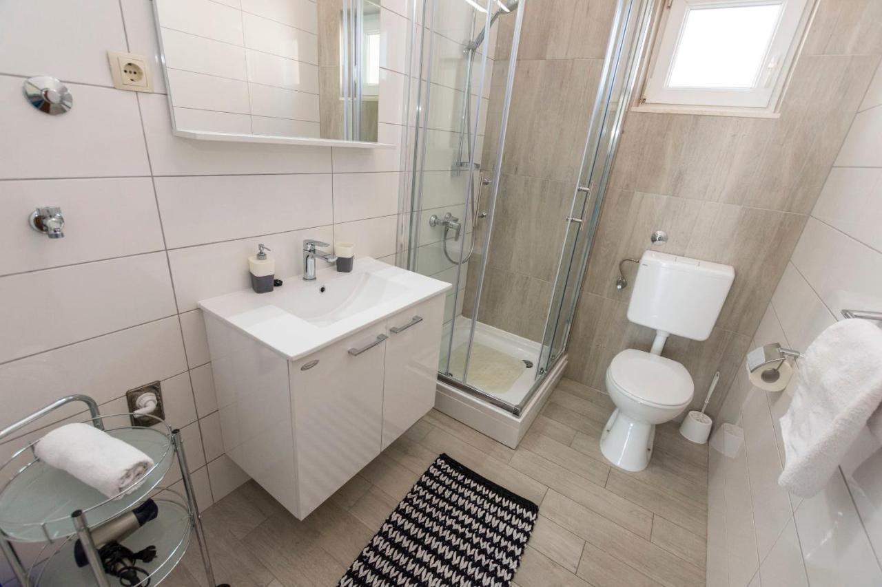 Apartment Nensi プリモシュテン エクステリア 写真